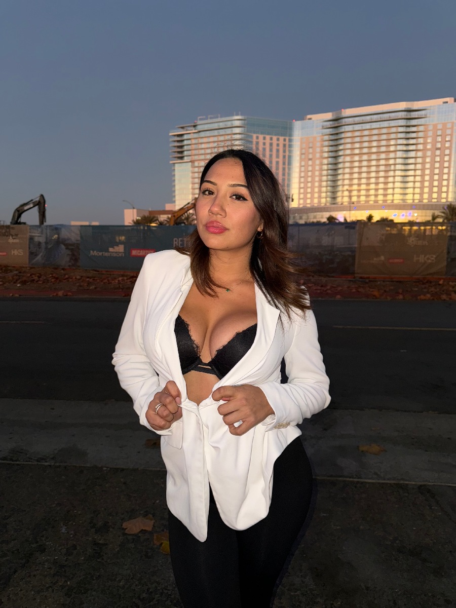 Take a pause and enjoy Ali Cruz — streaming from Ansan