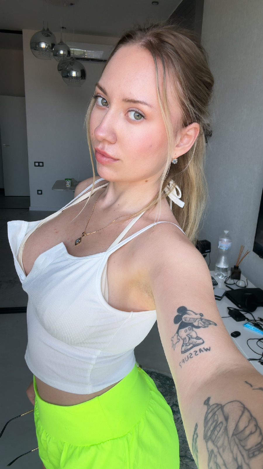 KateV in her underwear in Ansan