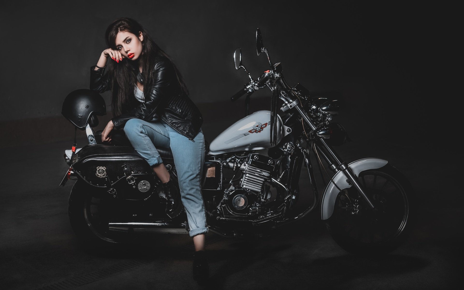 Biker girls: style and drive in Ansan