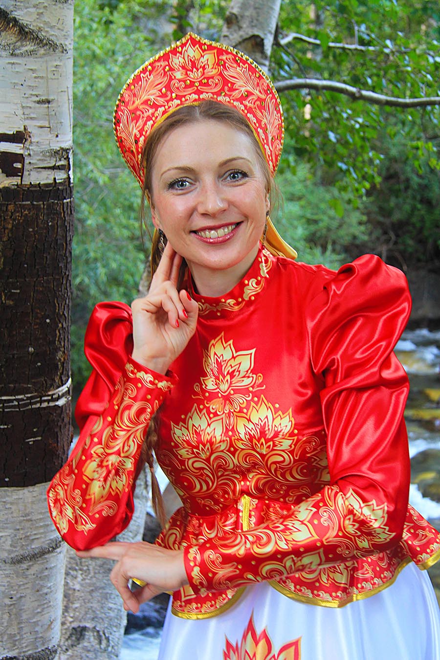 Women in Slavic costumes in Ansan