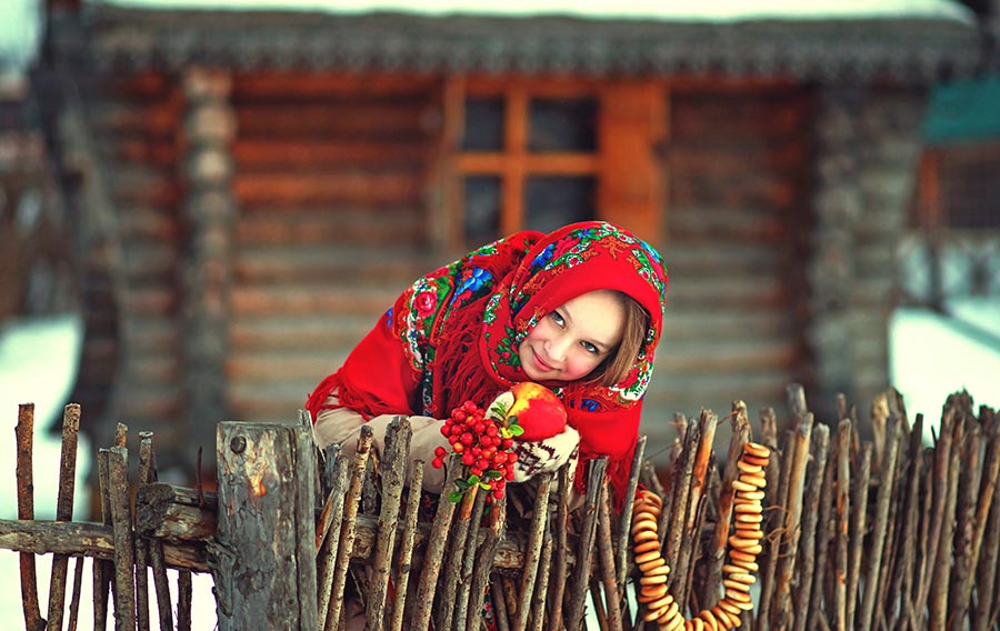 Sexy girl Women in Slavic costumes in Ansan