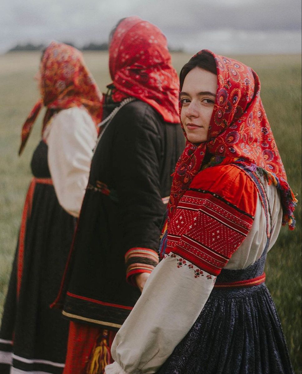 Women in Slavic costumes in Ansan