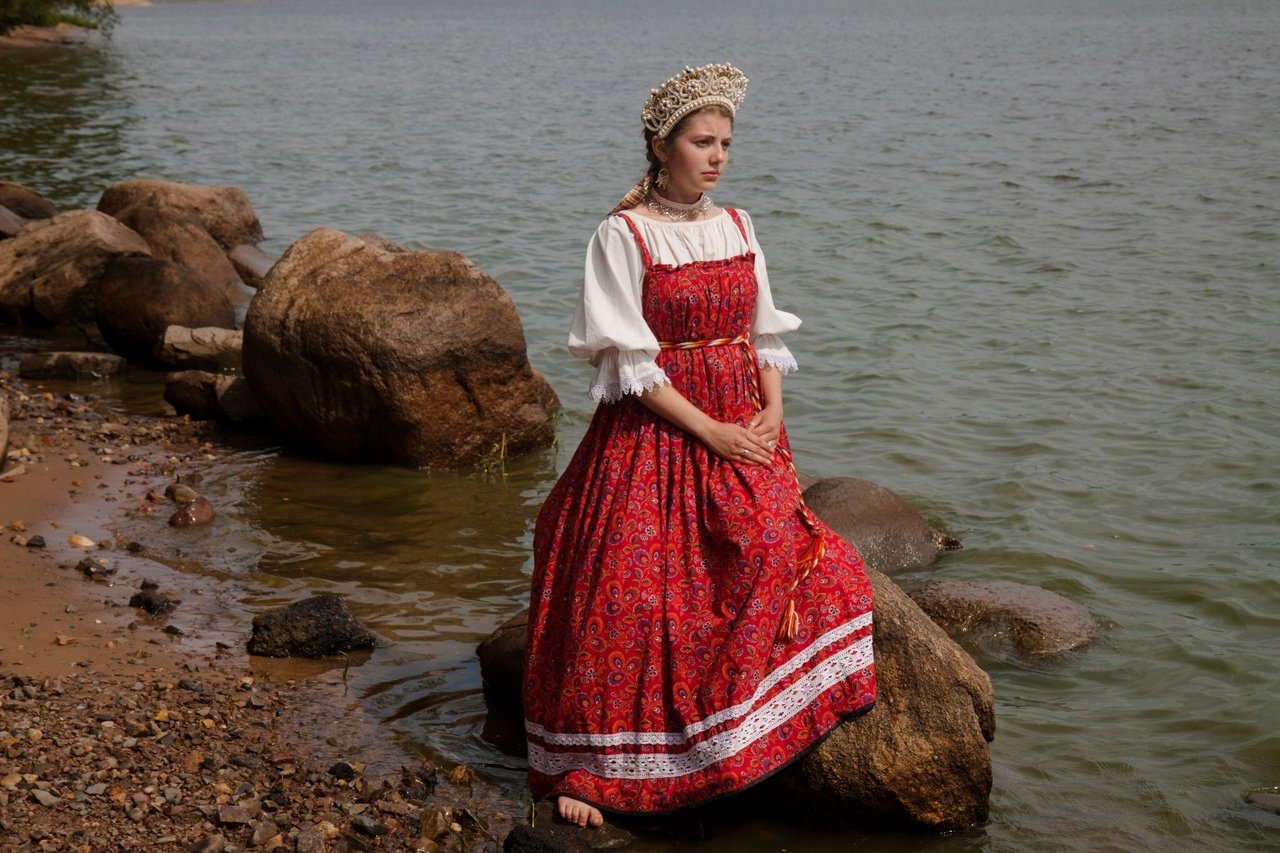 Women in Slavic costumes in Ansan