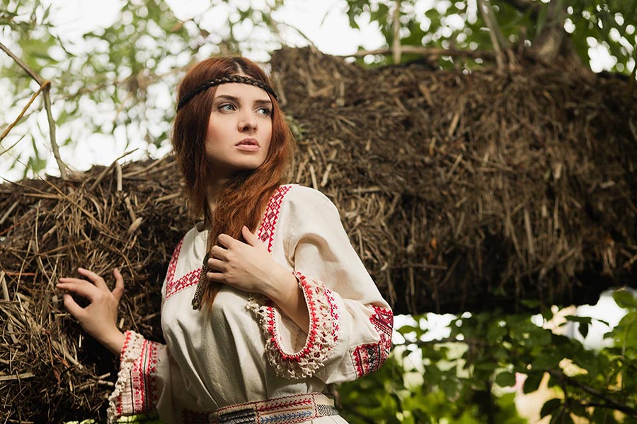 Women in Slavic costumes in Ansan