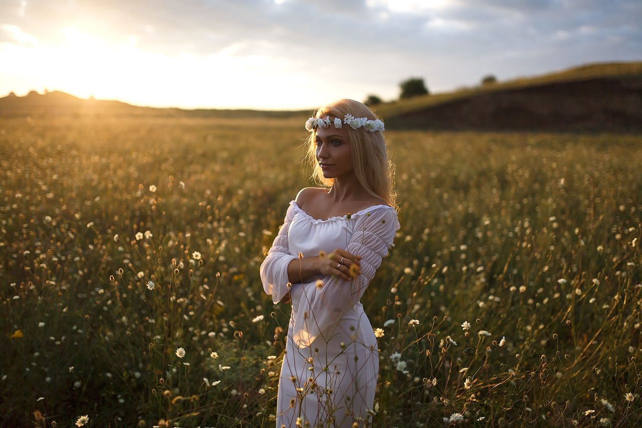 Girls in Slavic costumes in Ansan