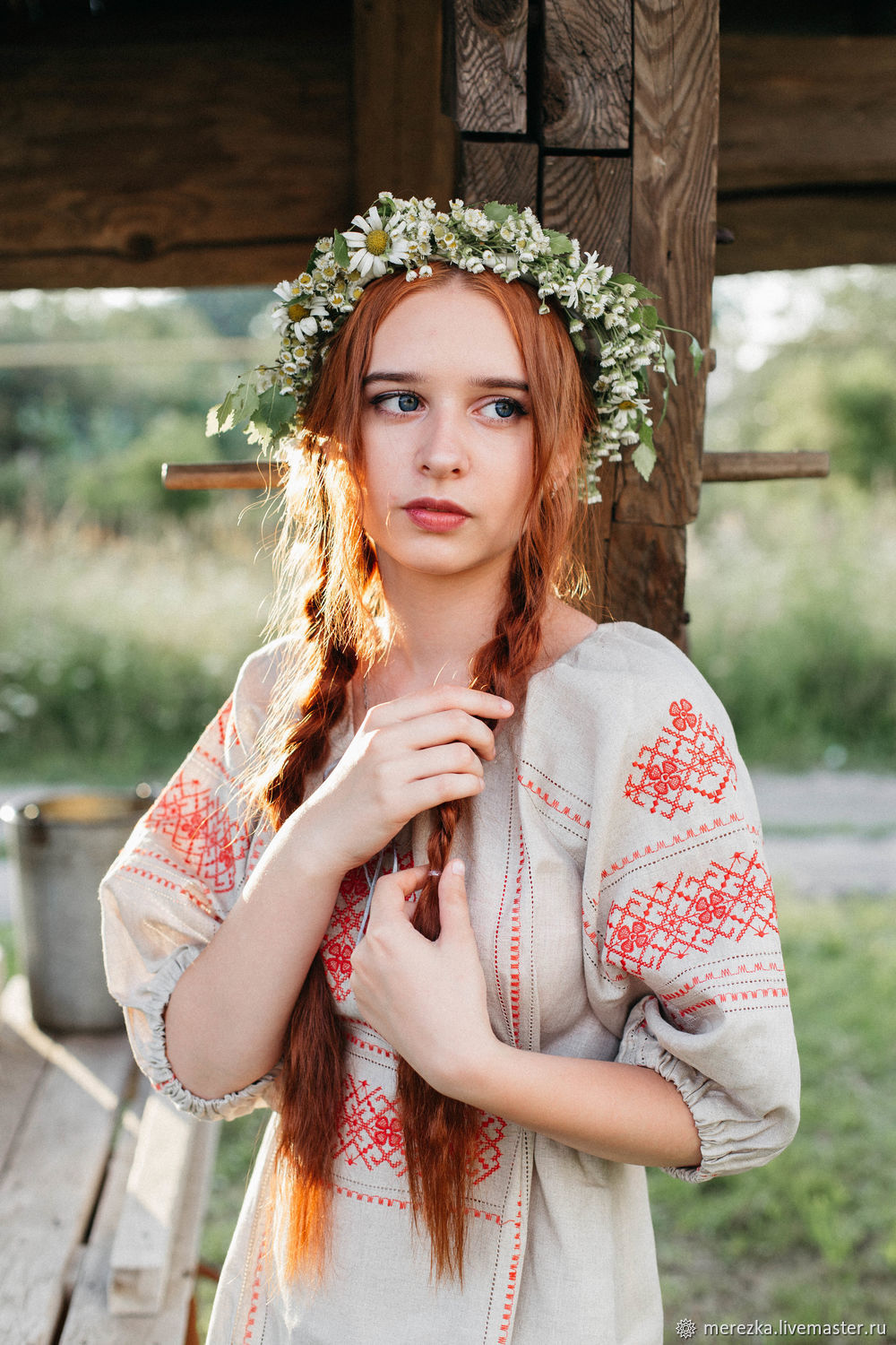 Girls in Slavic costumes in Ansan