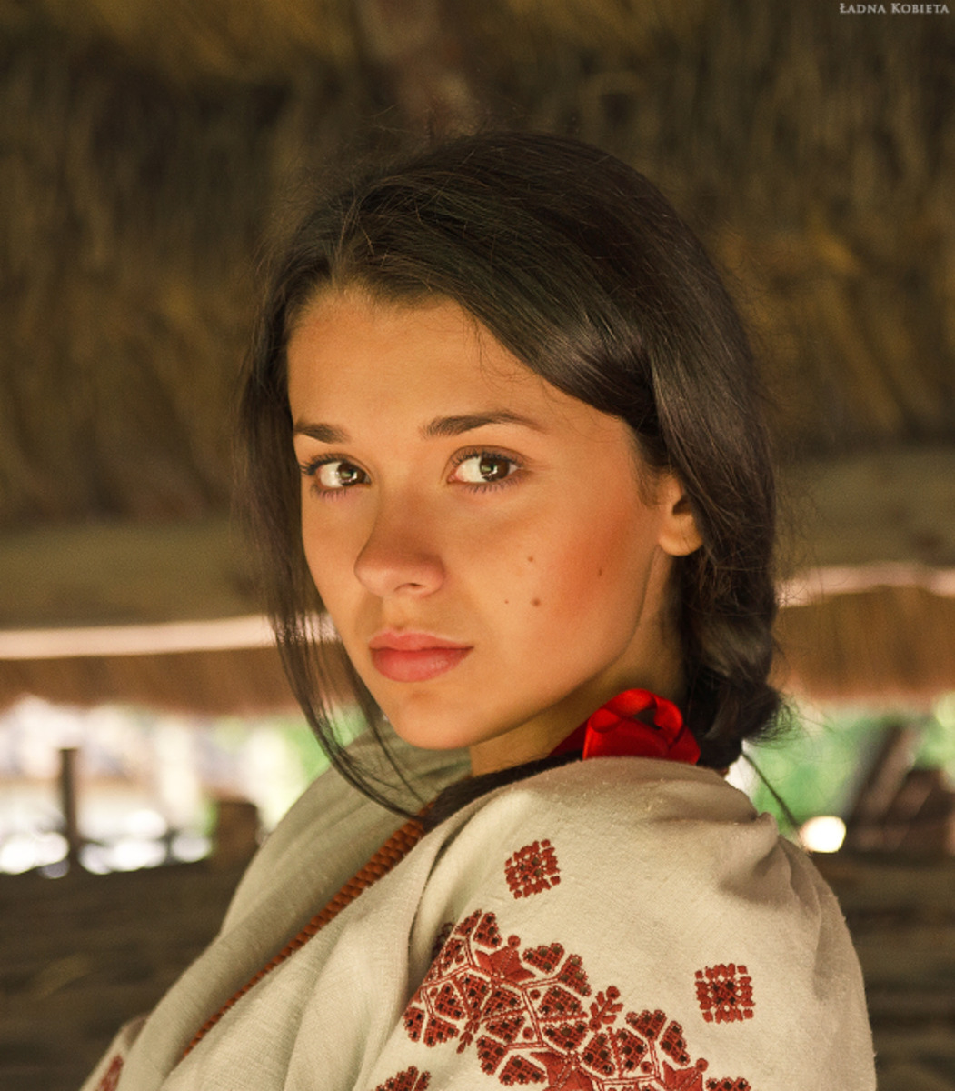 Girls in Slavic costumes in Ansan