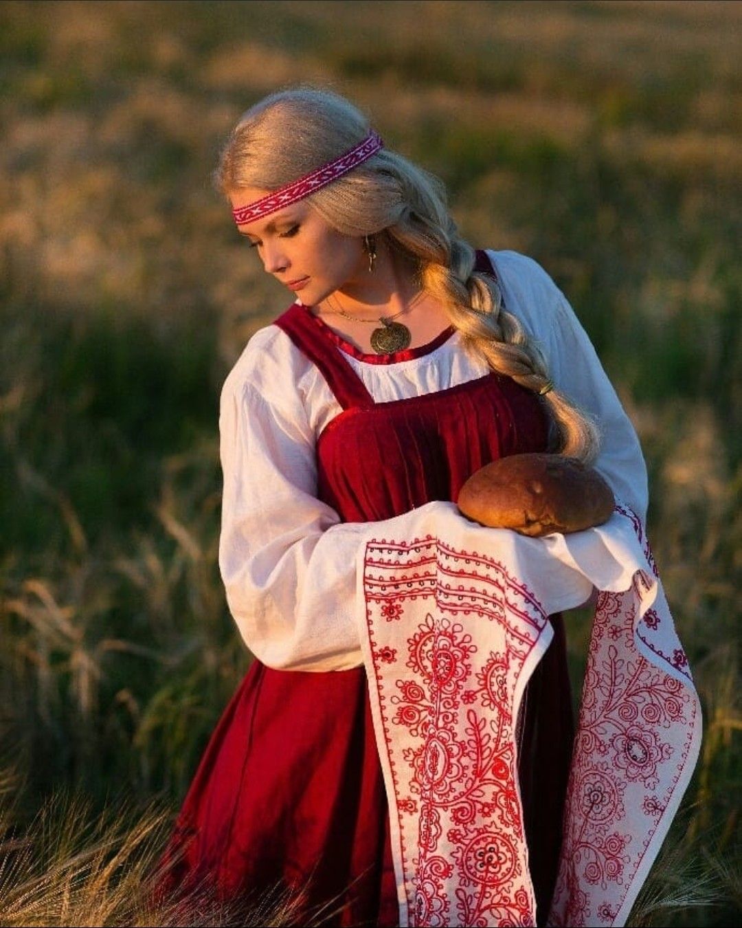 Girls in Slavic costumes in Ansan