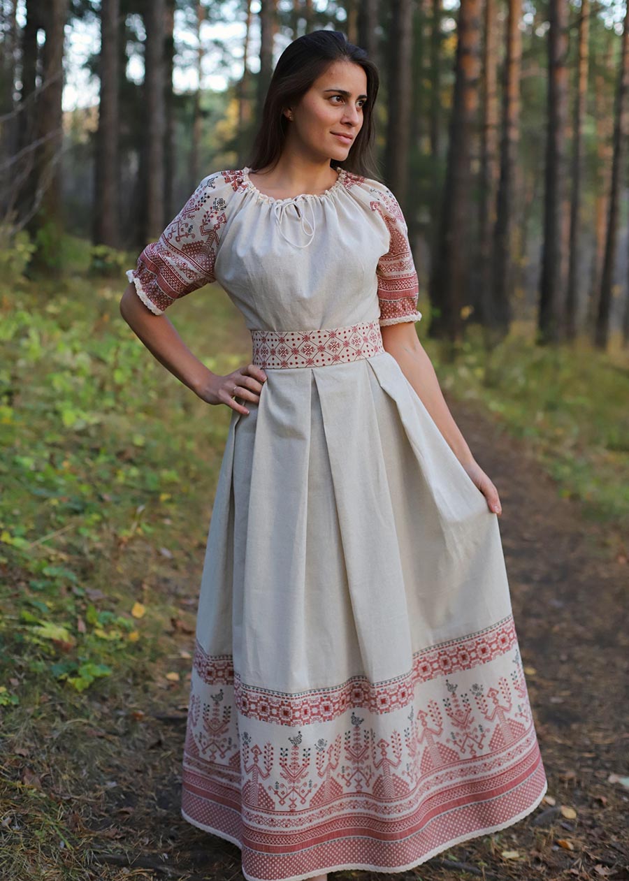 Girls in Slavic costumes in Ansan