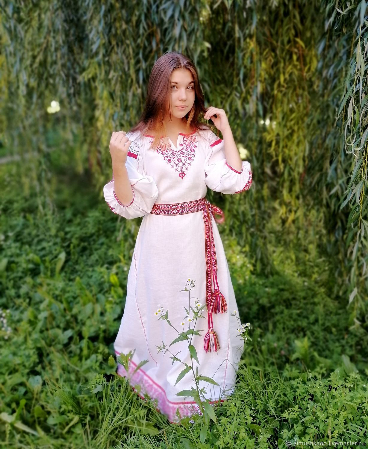 Girl Girls in Slavic costumes in Ansan